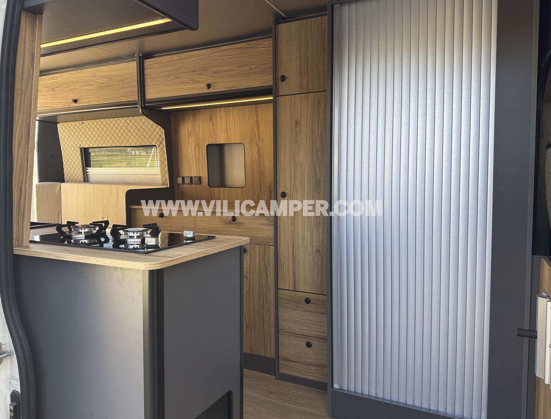 Ford Transit Van FT350 tracción total 4X4 Camperización Ford Transit Van 4x4