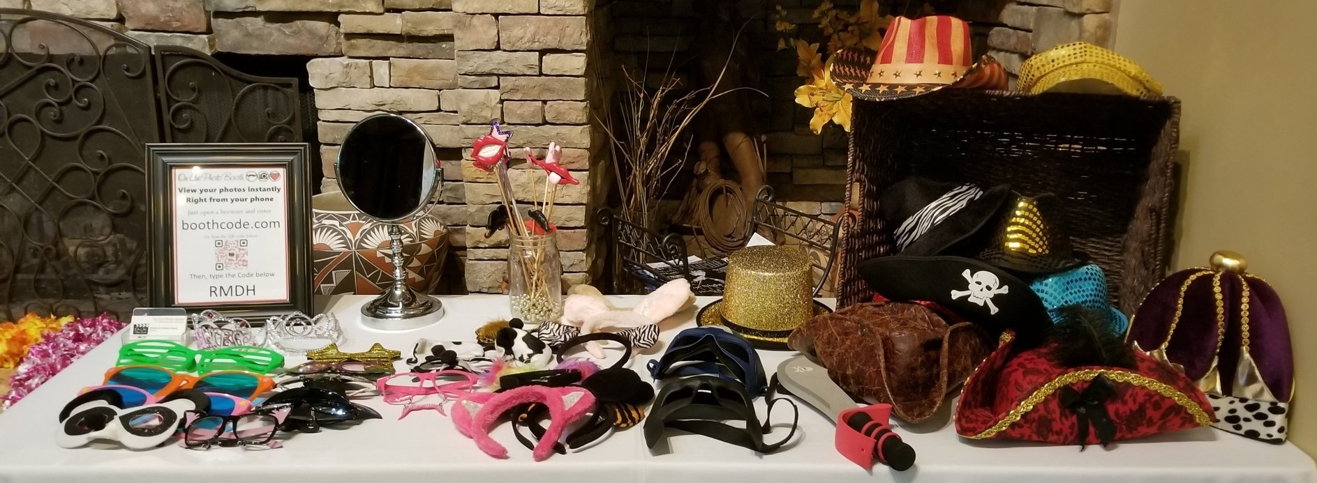 Prop Table On Cue Photo Booth1