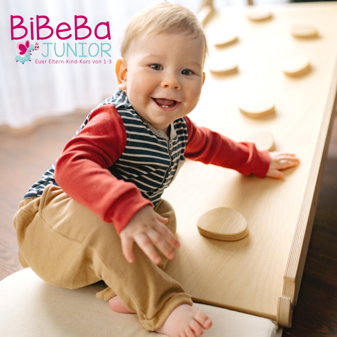 BiBeBa, Babykurs, Eltern-Kind-Kurs, Baby, Schwangerschaft, schwanger, Geburt, Wochenbett, Kleinkind, Fortbildung, Weiterbildung, Ausbildung, Kursleiter, Kursleiterin, Kursleitung, Familienbildung, Familienbegleitung, Familie, Mama, Papa, Eltern, Geschwister, Geschwisterkurs, Krabbelgruppe, Kinderturnen, Kinderkurs, Babymassage, Stillen, Fläschchen, Schlaf, Babyschlaf, Kinderschlaf, Beikost, Trotzphase, Wickeln, Geburtsvorbereitungskurs, BabySteps, PEKiP, Fabel, FamilySteps, MaxiSteps, Thekla, Blankasi
