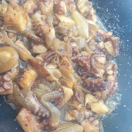 Pulpo encebollado