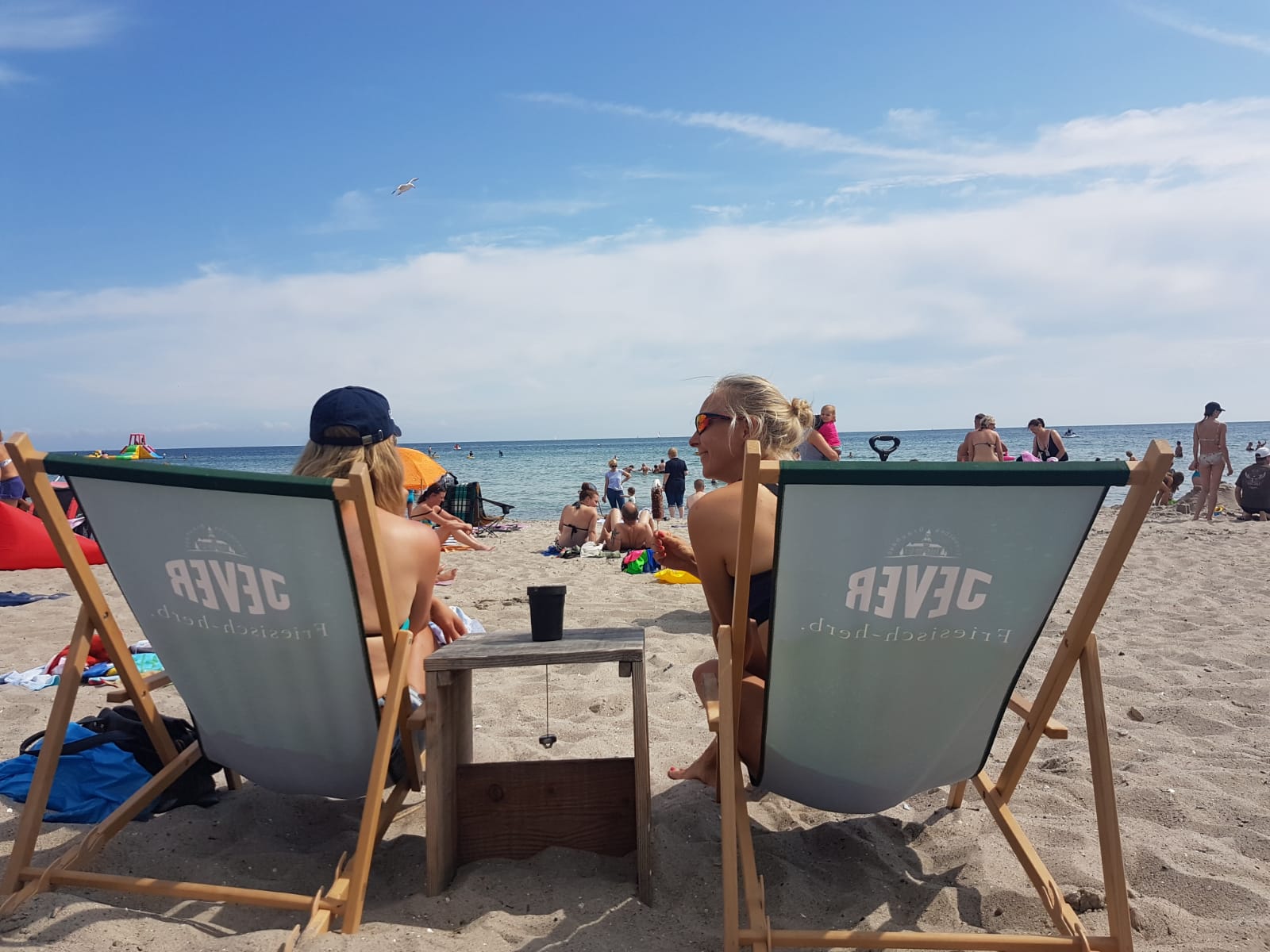 Strand Fehmarn 360°Bar Strandstuhl Freundschaft Abend genießenNatur Krimi Nadine Witt Autorin