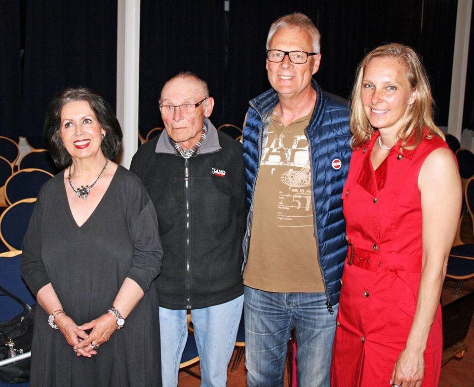 Wiedersehen mit Polizeidirektor Holger Dabelstein a.D. Polizeidirektor Holger Dabelstein Morduntersuchung auf Fehmarn mit Zeitzeugen Tankwart Hans Grunst der die Ludergrube aushob und Überlebende und Verlobte Ulrike Roland aus Hamburg