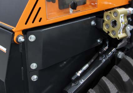 Fully enclosed body panels keep out grass and debris