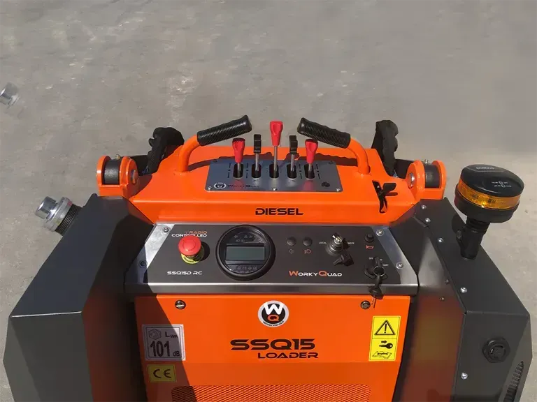 WorkyQuad SSQ15 D/RC skid steer