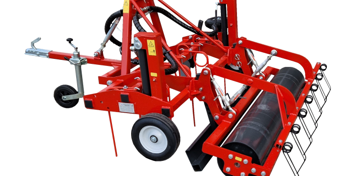 Versatile grader with several different adjustment options. The grader is suitable for most surfaces. Long, strong (12mm) front pins allow for efficient machining. The adjustable grader plank smooths out unevenness quickly and smooth. The adjustable roller can be filled with water if necessary for stronger packing. The grader is equipped with adjustable board wheel and border plough. The grade is easily transported thanks to the hydraulically folding wheels. Horse Arena Grader / Leveller (150)