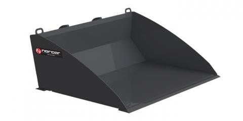 Heavy duty levelling bucket. Low rise design and a long bottom gives excellent visibility to the front edge of the bucket. The bucket has a 12 mm thick cutting edge in both the front and the rear which provides efficient levelling and cutting even in tougher materials. The bottom is reinforced with wear plates. Optimized for maximal breakout force and tilt angle. Cutting edge 500HB Levelling bucket (150 cm)
