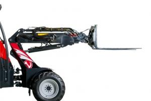 Keeps equipment in the set position regardless of the boom's movements. Increases safety and precision during lifts, especially with pallet forks. Parallel leveller