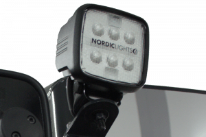 High performance LED work lights in front, rear and under lifting beam. 6600 lumen total. Pro led work lightning