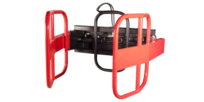 Large contact surfaces enable you to gently move plastic wrapped round bales. The grab handles round bales with a diameter from 99 cm to 180 cm. Powerful construction, steel blasted and treated with an alkyd paint that guarantees long durability and it’s equipped with 2 powerful hydraulic cylinders 63/40-169 mm. Norcar 755xc - Round bale grab