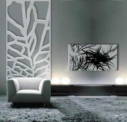 panel decorativo con celosia en pared del salón