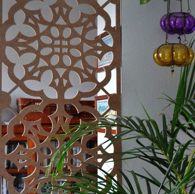 celosia de madera pintada para dividir ambientes