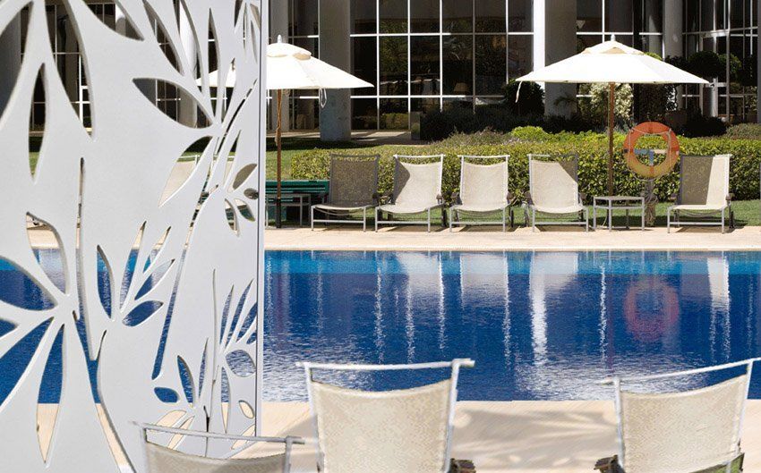 celosia para division de espacio en piscina