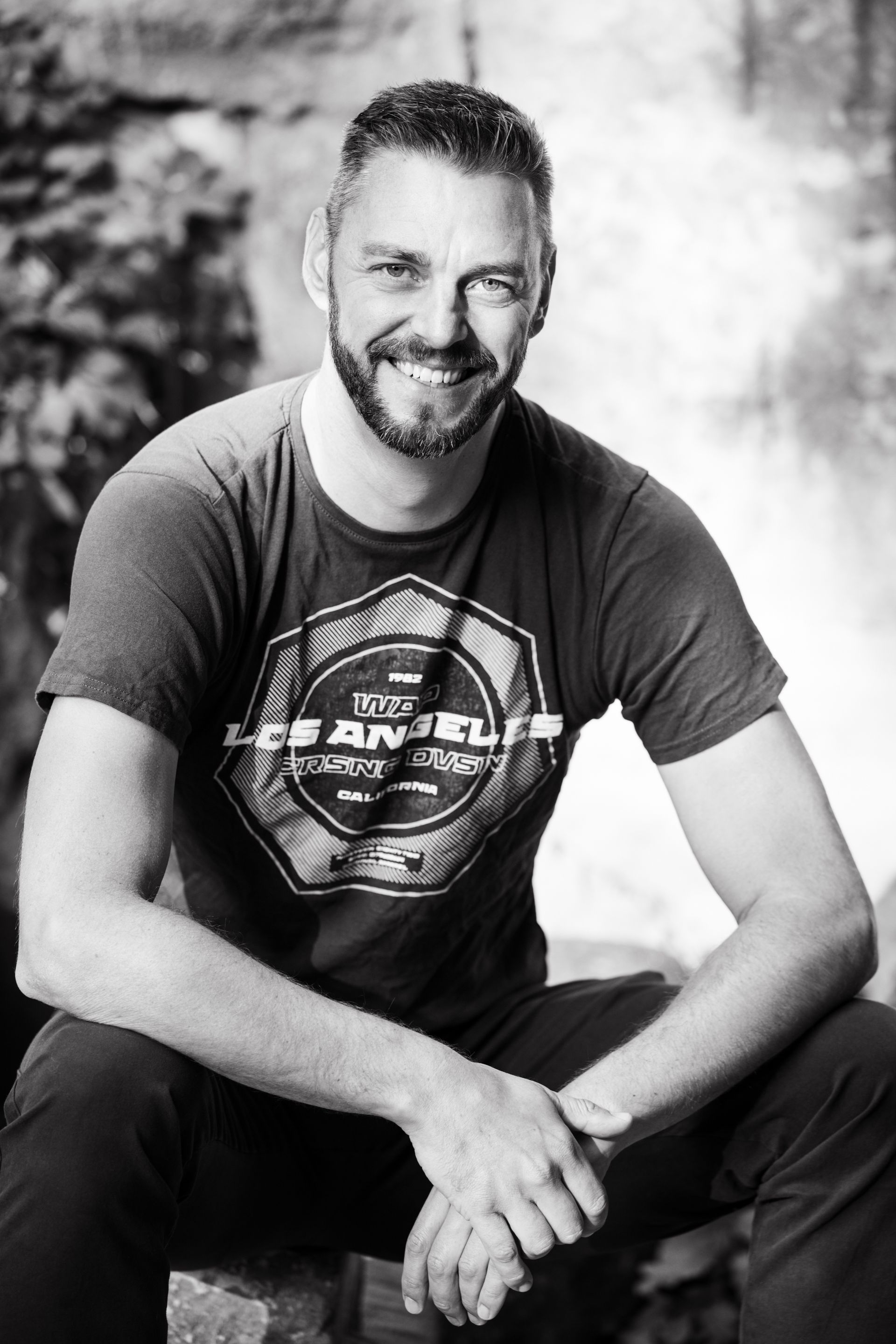 Schwarz-Weiß-Portraits für Männer – Zeitlose und kraftvolle Aufnahmen im Fotostudio Photo Side Esslingen.