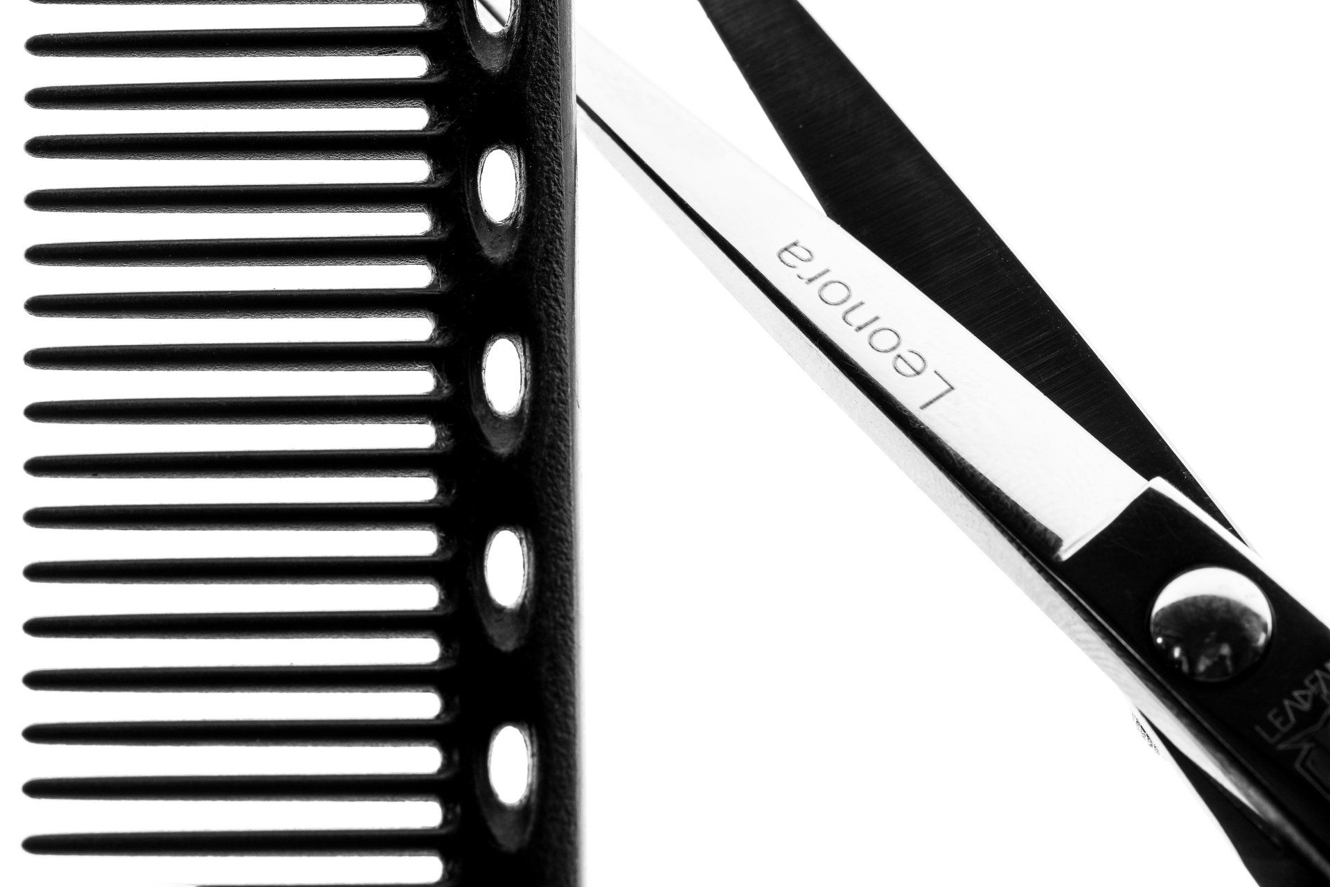 Businessfoto einer Friseurmeisterin im Salon – Stilvolle Porträts, die Ihre Expertise und den modernen Look Ihres Salons präsentieren.