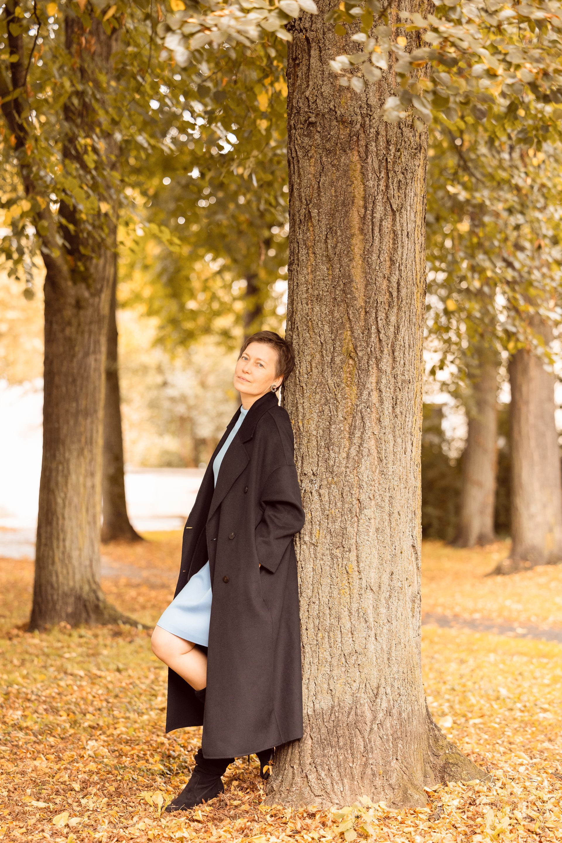 Authentisches Lifestyle-Portrait einer Frau in Esslingen