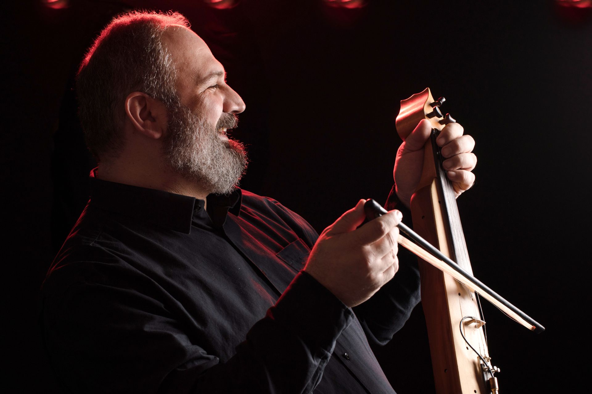 Businessporträt einer Fachkraft im kreativen Umfeld – Authentische Fotografie für Ihre Website oder Broschüre.