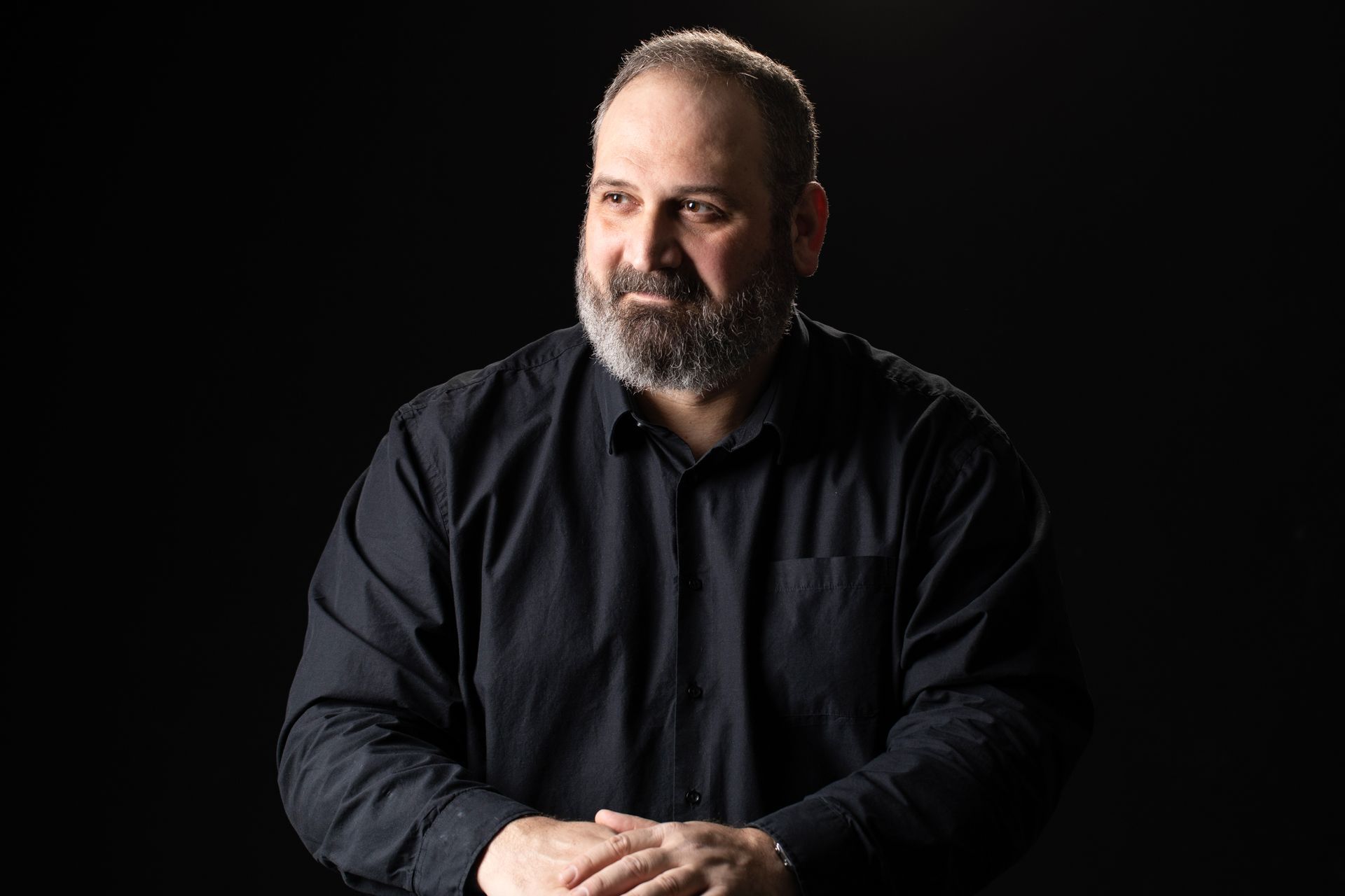 Porträt eines Musikers – Authentische Aufnahmen, die Ihre künstlerische Persönlichkeit und Liebe zur Musik in Szene setzen.