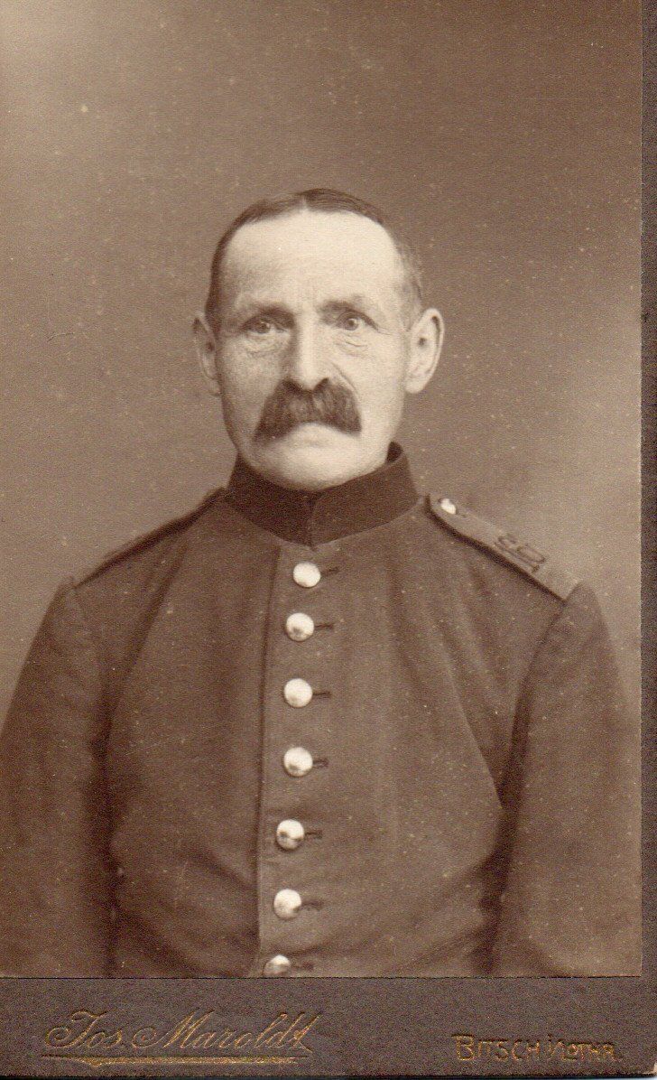 Mann in Uniform Mann in Uniform