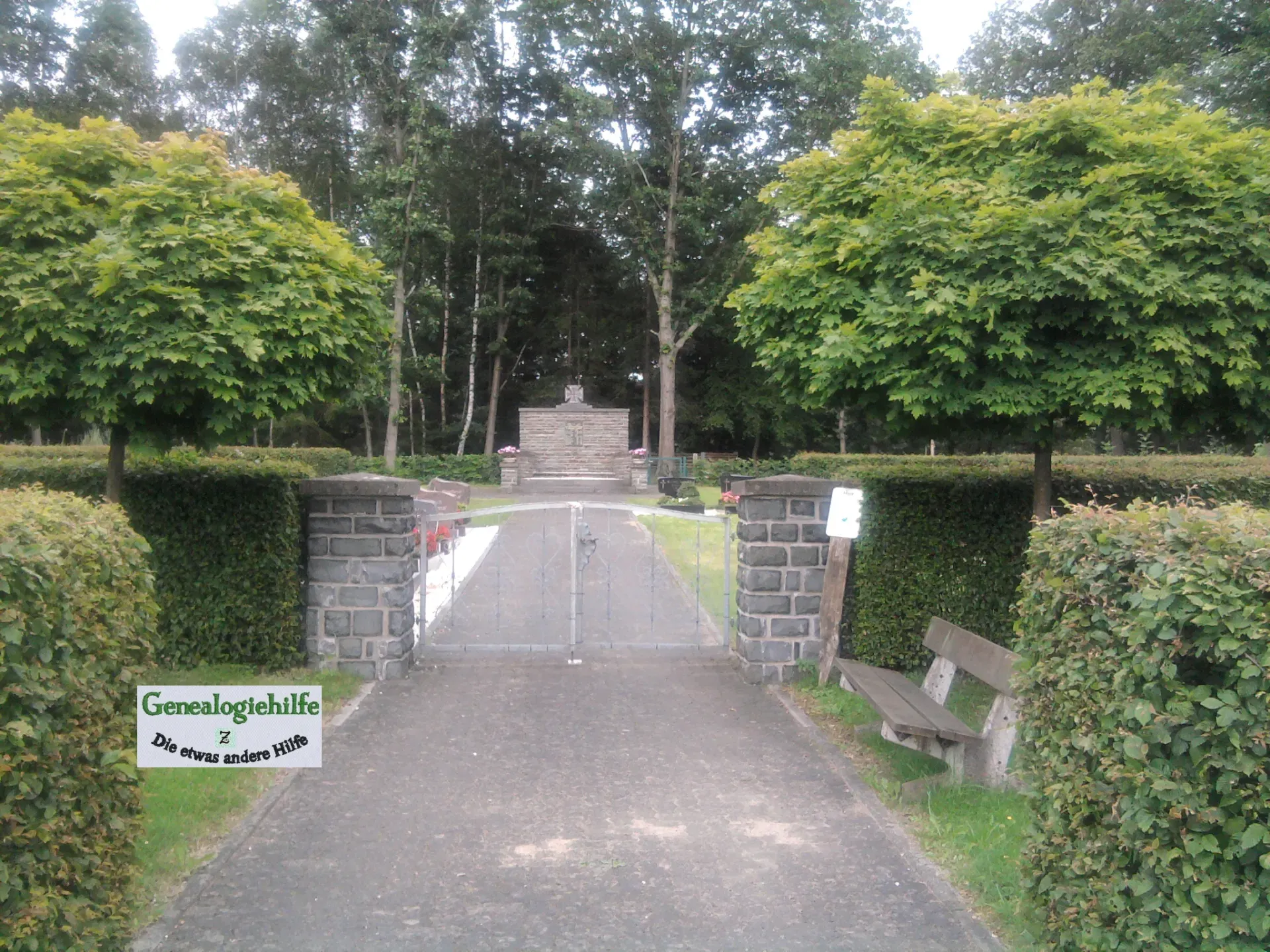 Burbach bei Mörsbach, Denkmal auf dem Friedhof Burbach bei Mörsbach, Denkmal auf dem Friedhof