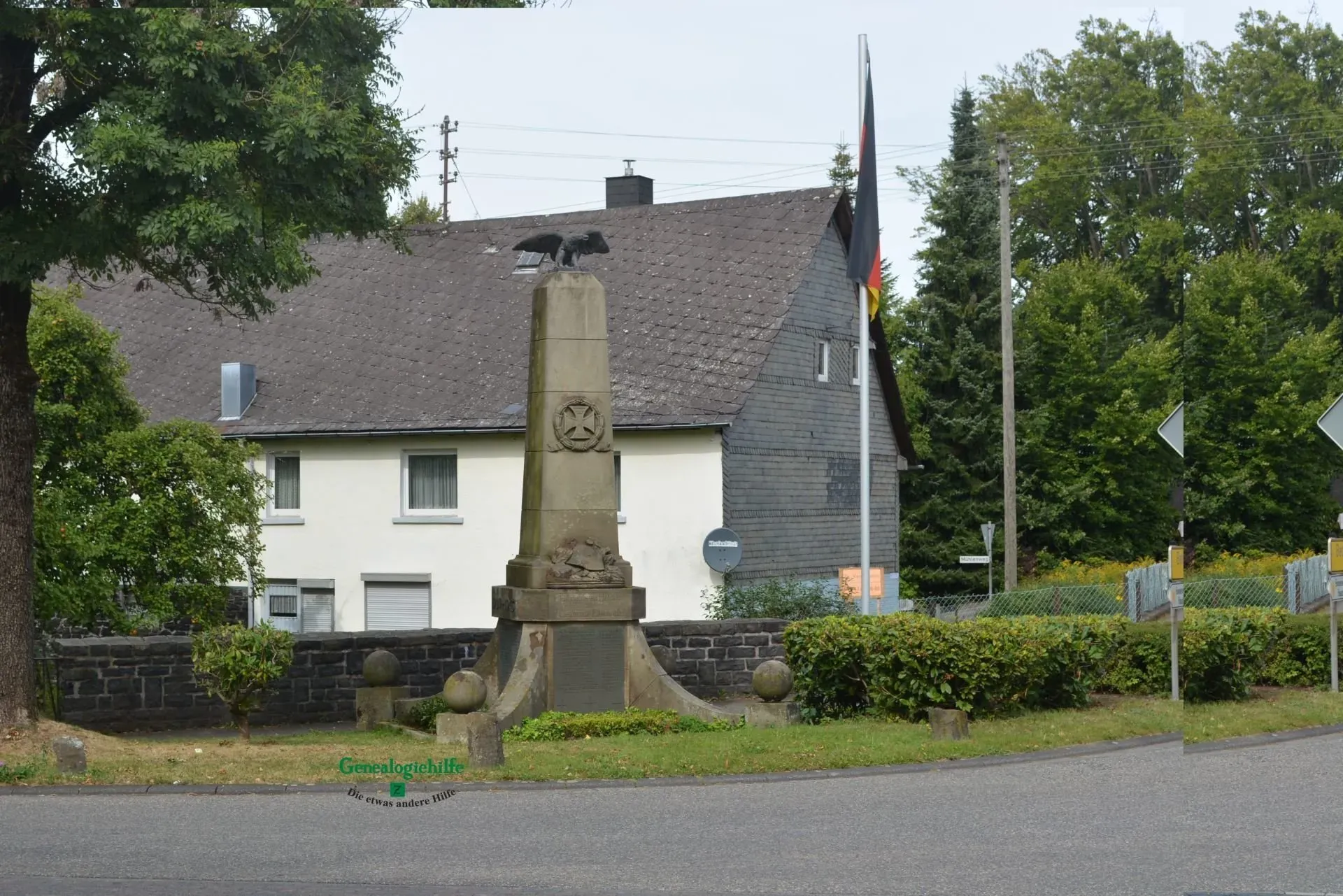 Elkenroth, Mahnmal an der Kreuzung bei der Kirche Elkenroth, Mahnmal an der Kreuzung bei der Kirche
