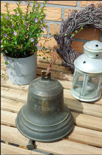 Diese Glocke ist aus Bronce Schiffsglocke MS Zeus aus Bronce