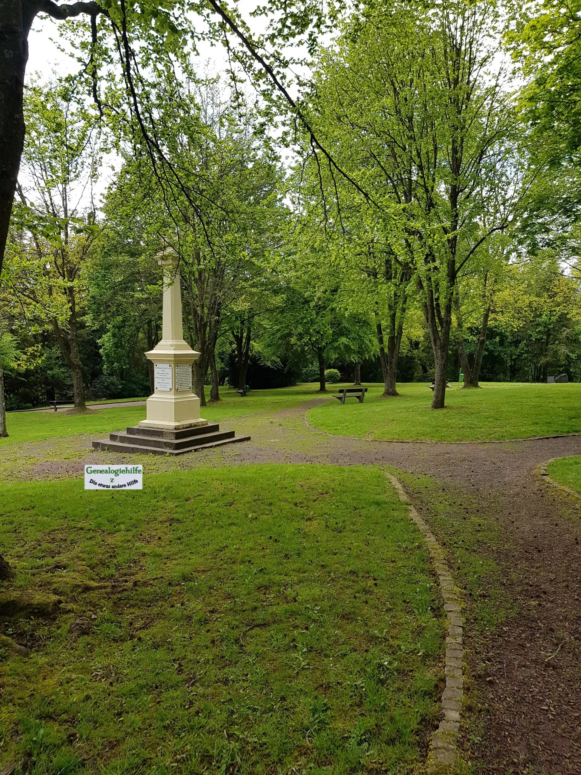 Hamm /Sieg, Gedenkstele 2 im Park Hamm /Sieg, Gedenkstele 2 im Park