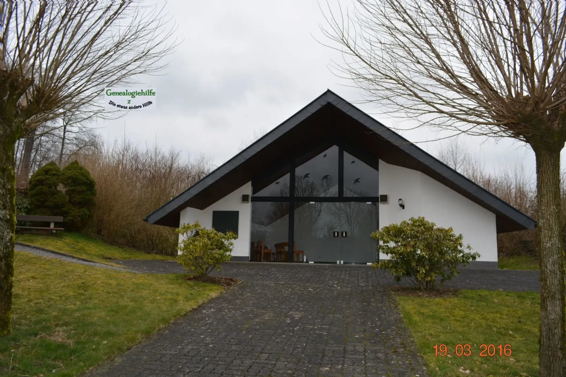 Heimborn mit Ehrlich, Gedenktafeln an der Friedhofskapelle Heimborn mit Ehrlich, Gedenktafeln an der Friedhofskapelle