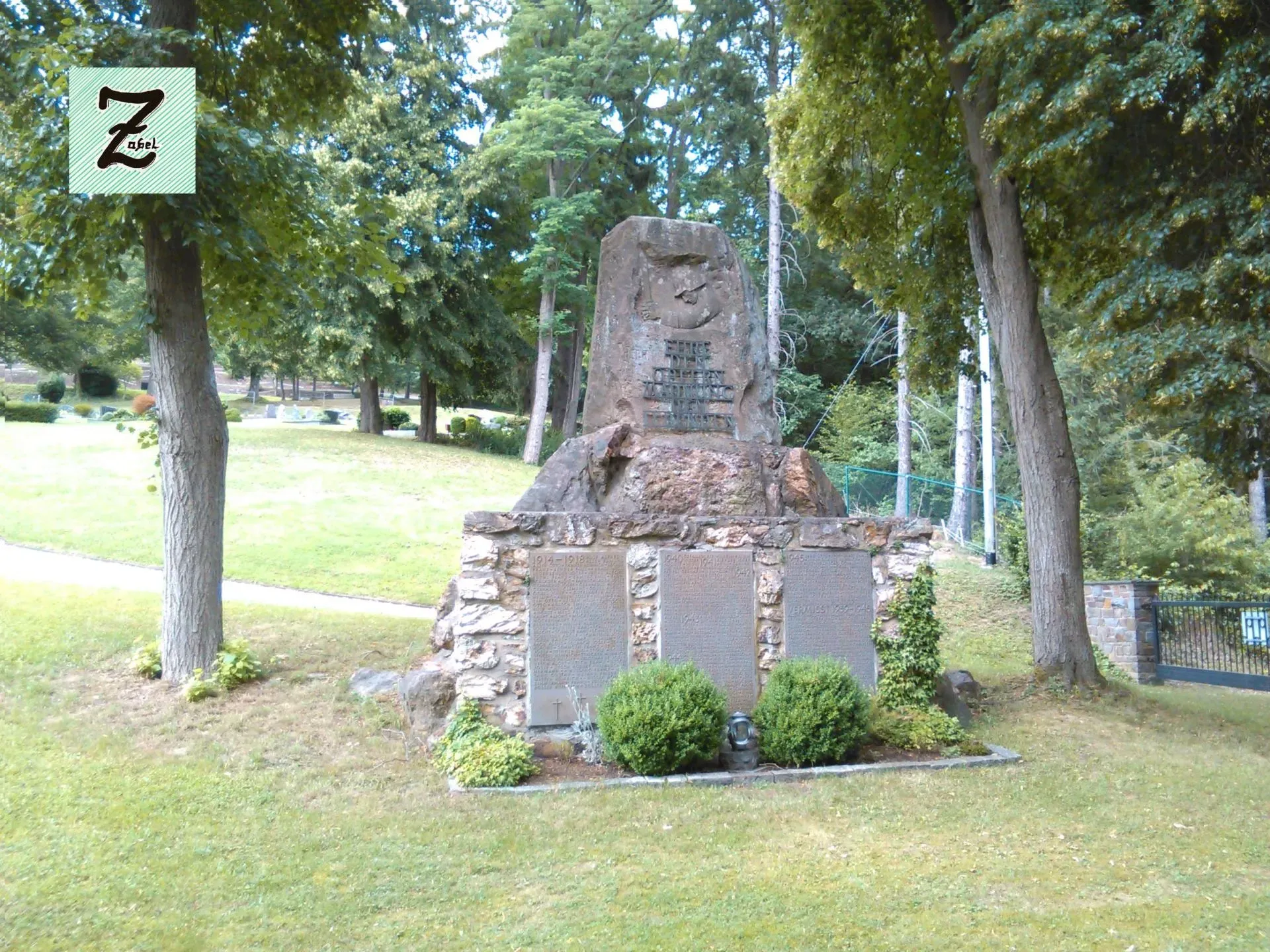 Mudersbach, Denkmal auf dem Friedhof Mudersbach, Denkmal auf dem Friedhof