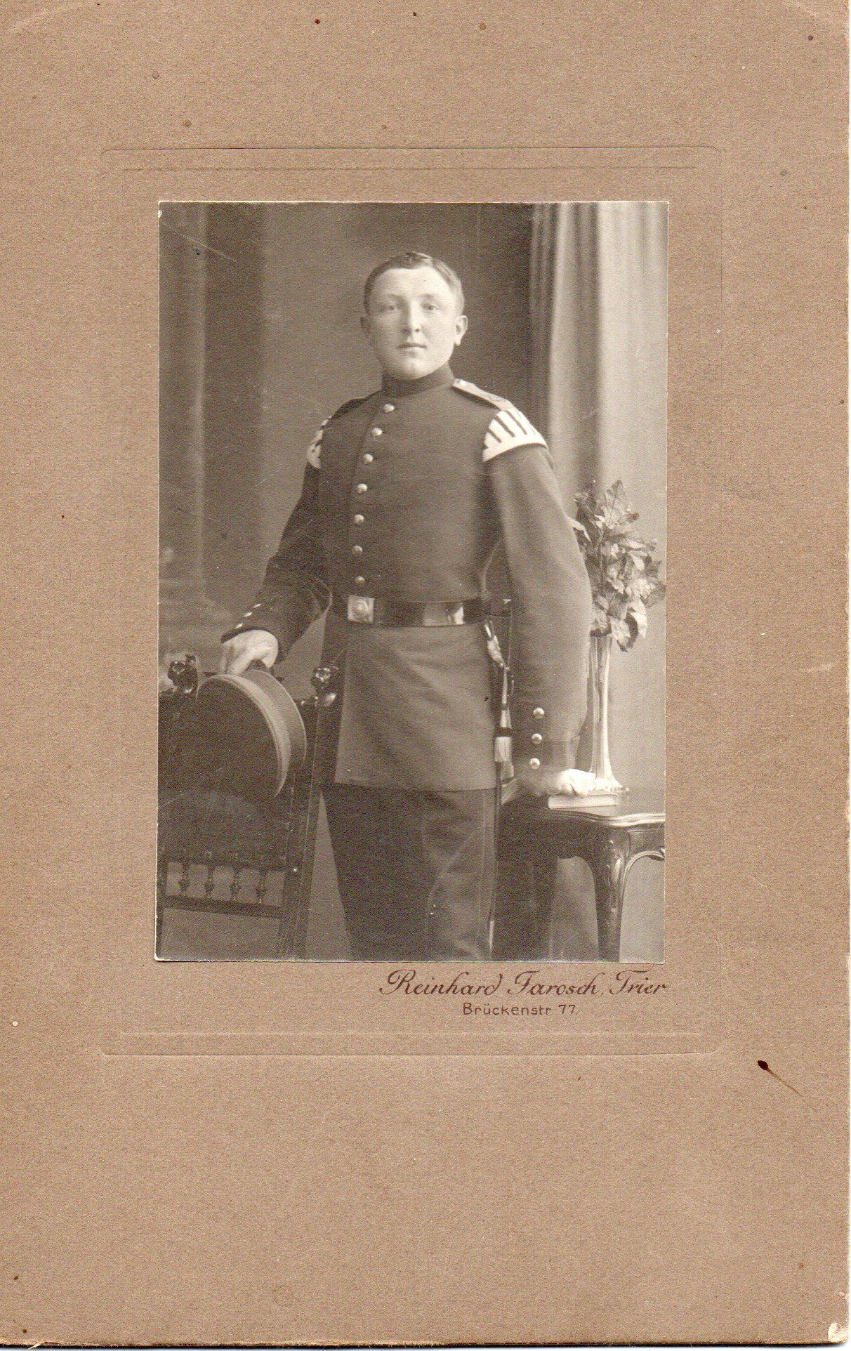 Mann in Uniform Mann in Uniform