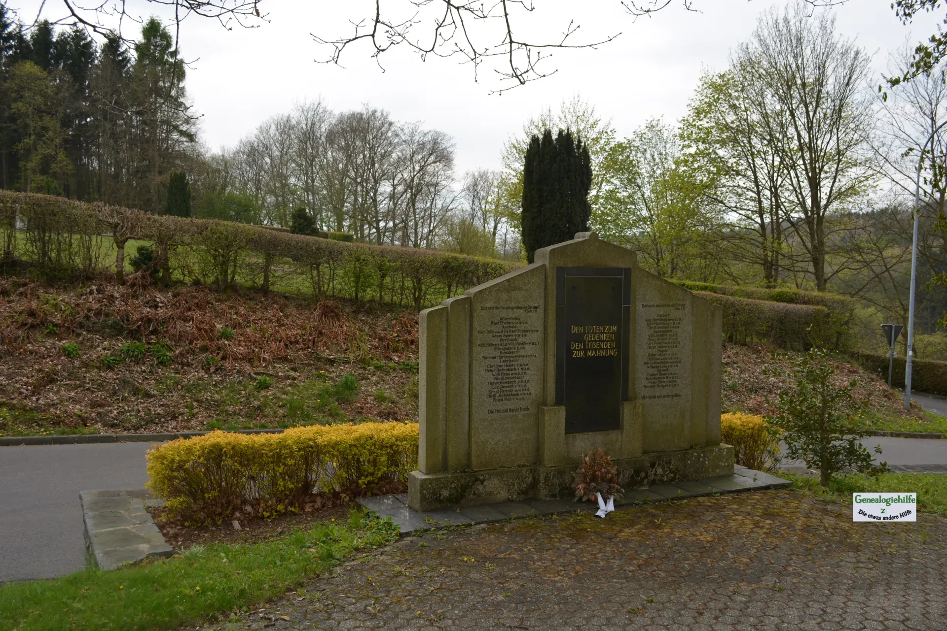 Niederwambach, Gedenkstein an der Strasse Niederwambach, Gedenkstein an der Strasse