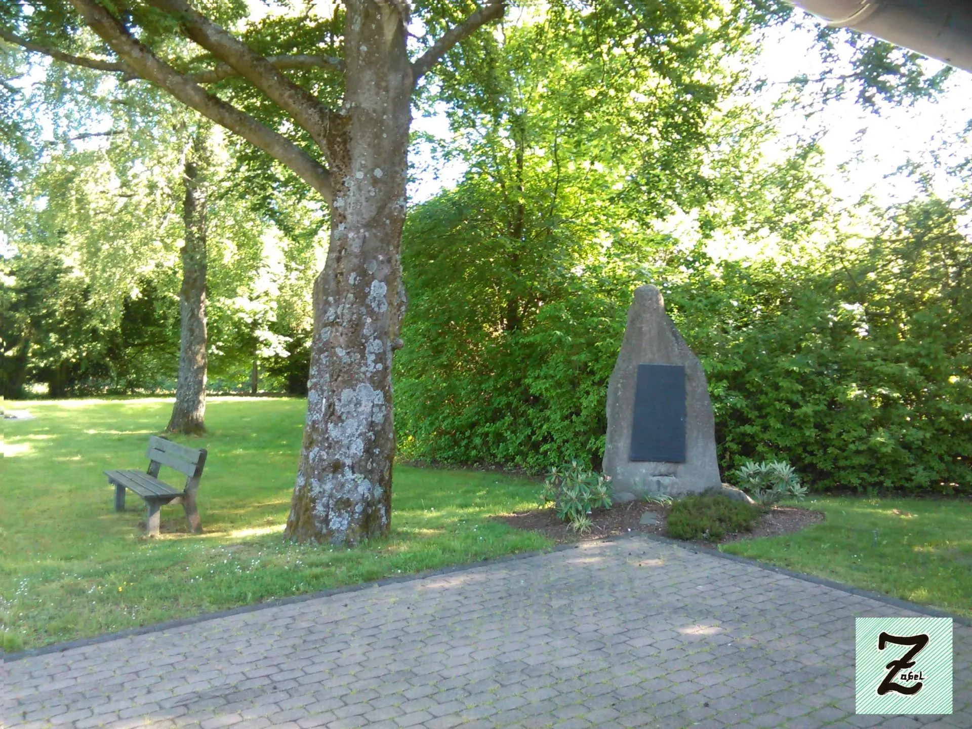Oberdreisbach, Gedenkstein im Friedhof Oberdreisbach, Gedenkstein im Friedhof