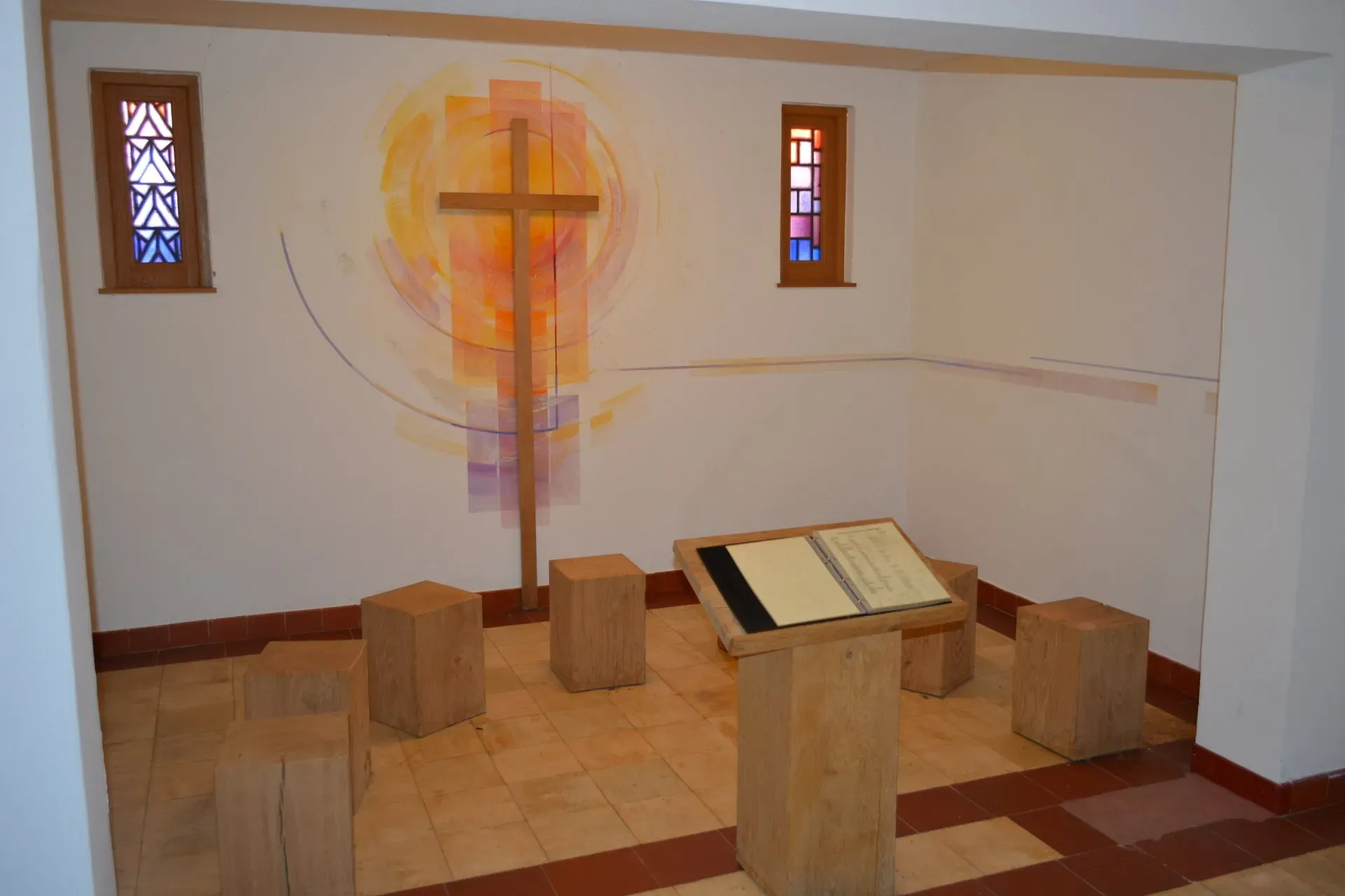 Betzdorf Aussegnungskapelle in nen Aussegnungshalle innen