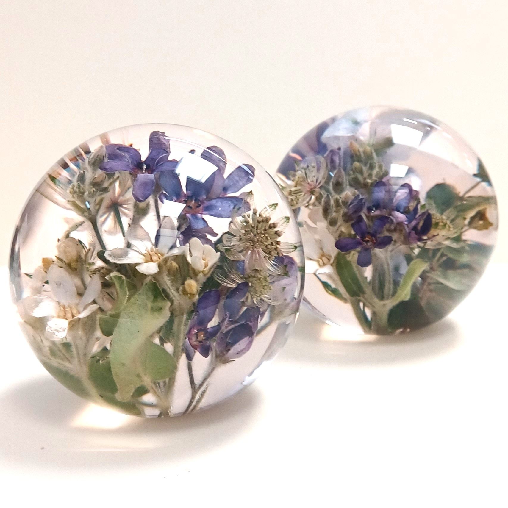 wedding flowers in paperweights