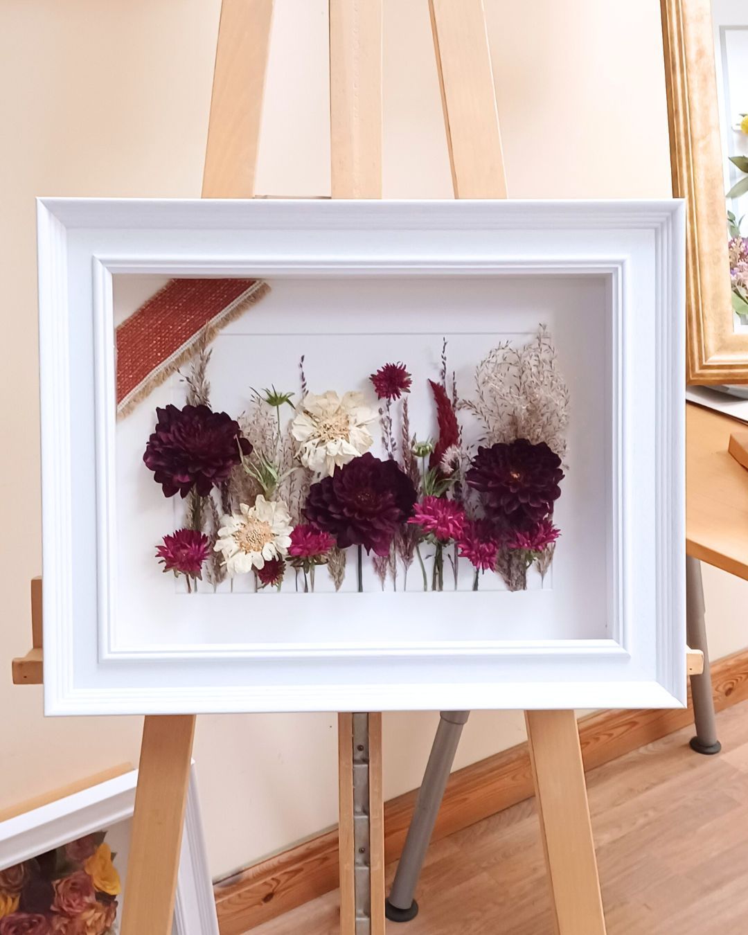 Three dimensionally preserved flowers
