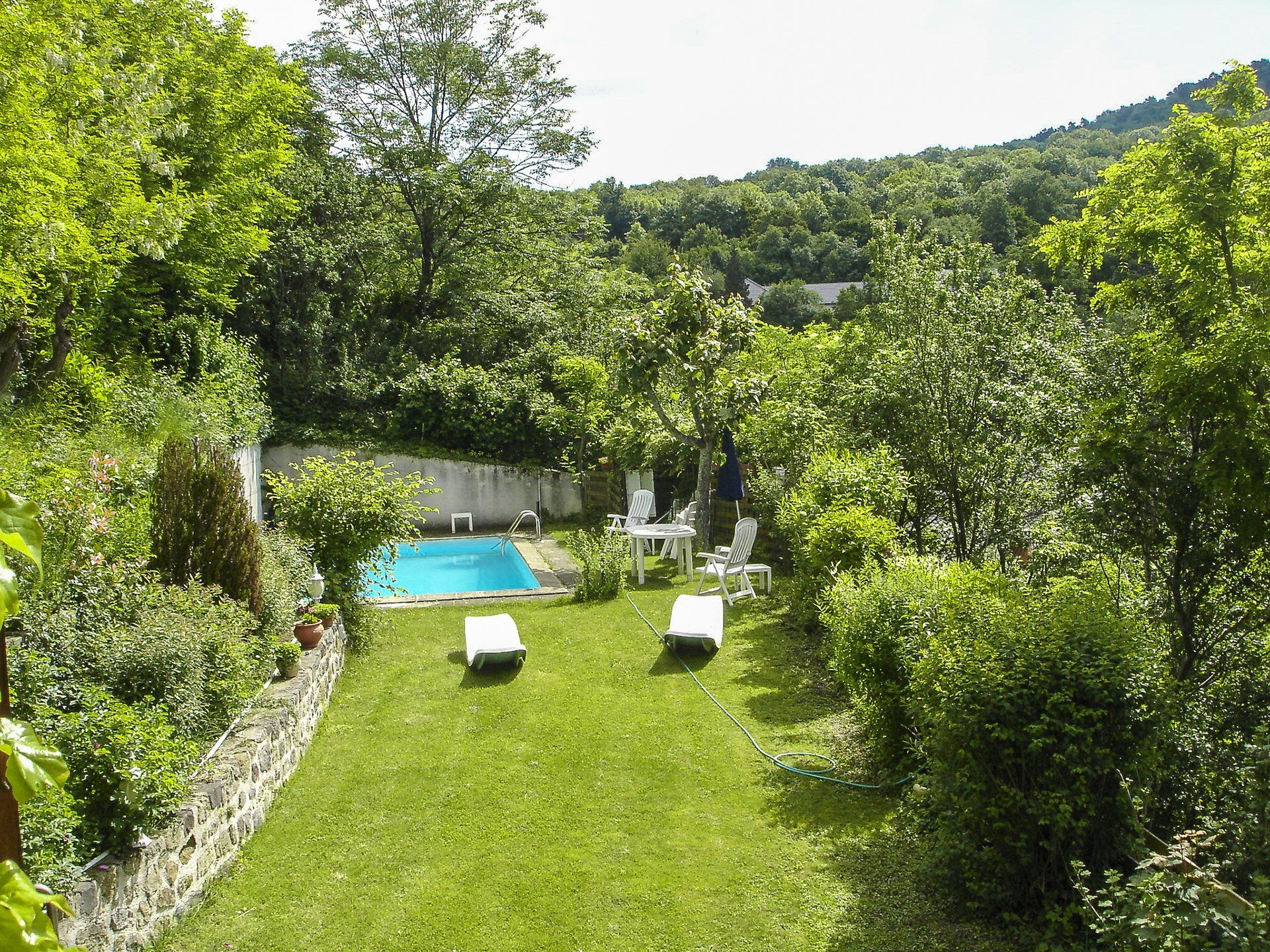 Reservez une maison avec jardin et piscine