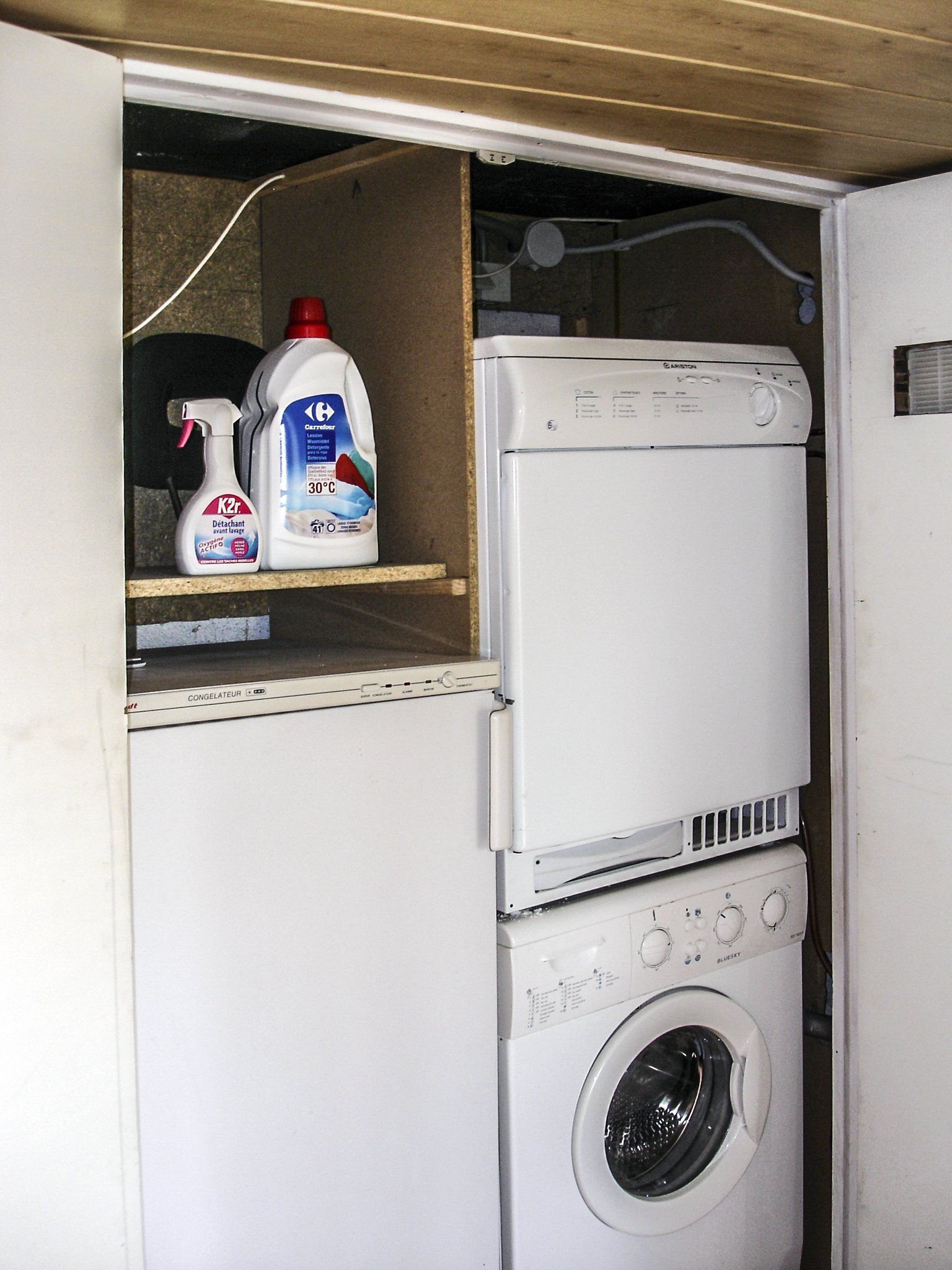 Louer une maison équipée d'une laverie gratuite.