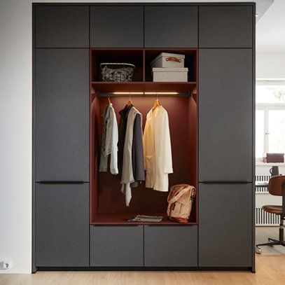 Garderobe.  Mäntel, Schuhe, Schirme: Unsere Garderoben sorgen für Stauraum. Und einen stilvollen ersten Eindruck.