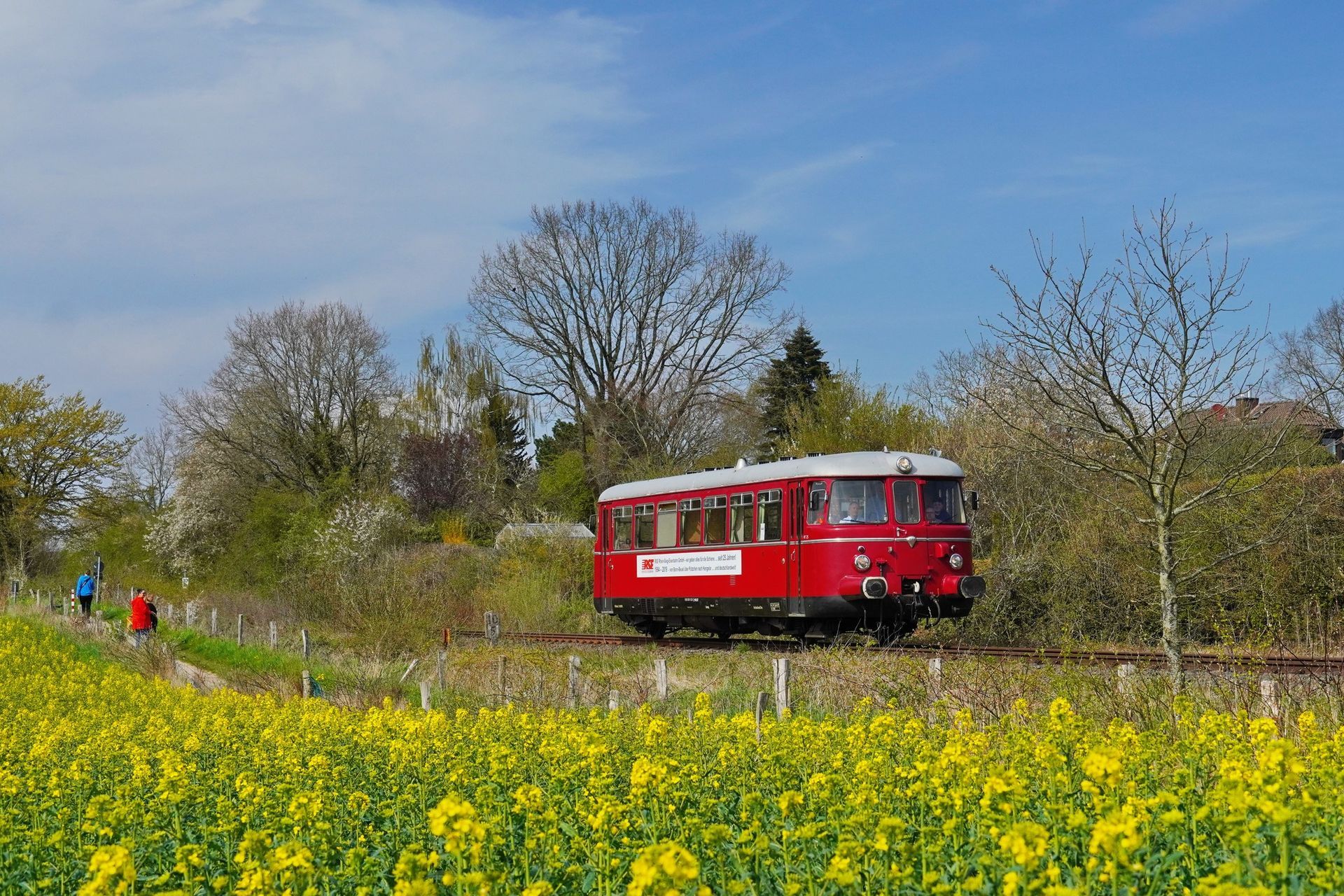 Schienenbus auf Bahnstrecke Schienenbus auf Bahnstrecke