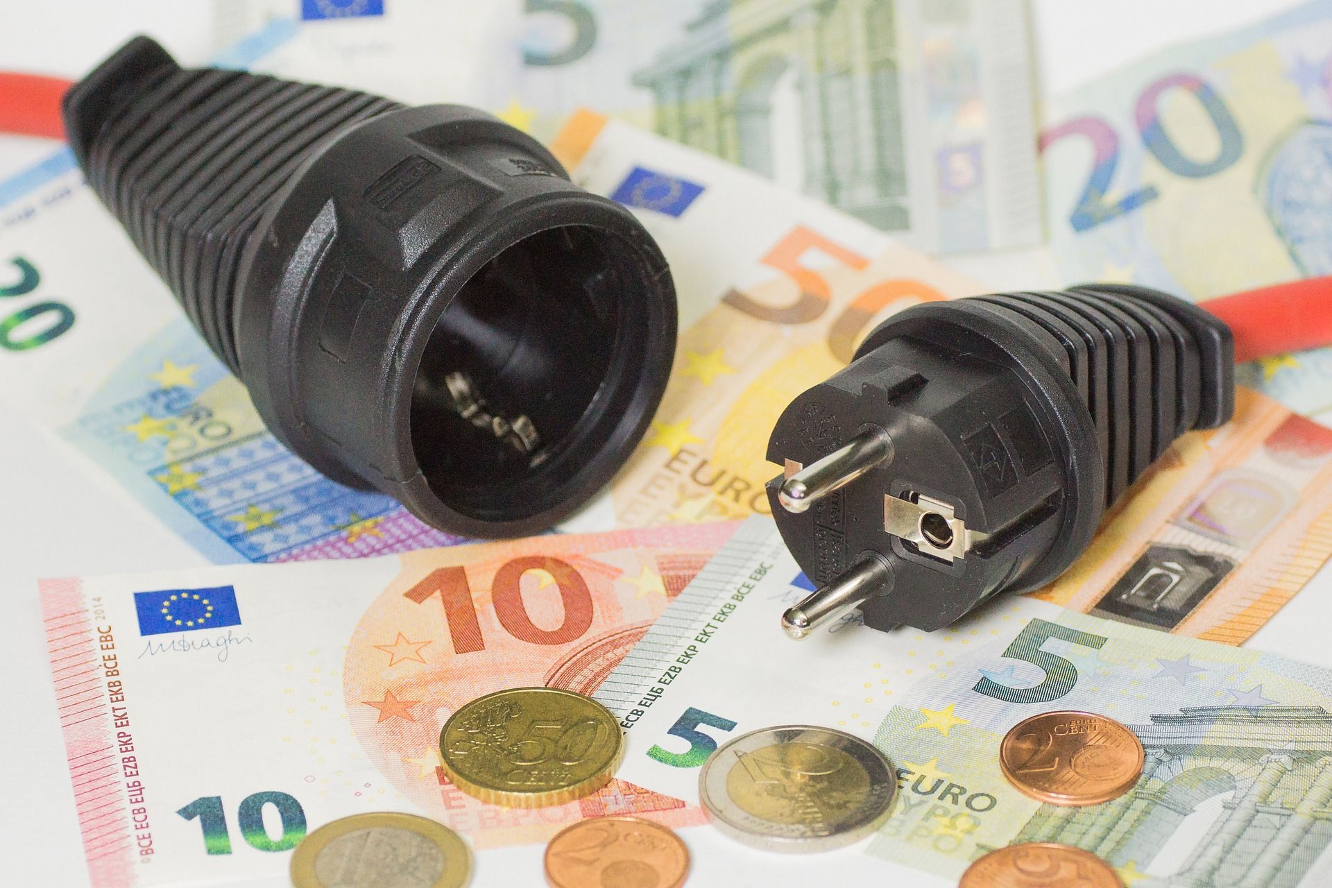 Strompreis, Gaspreis Jetzt Anfragen und in Zukunft Stromkosten Gaskosten senken.