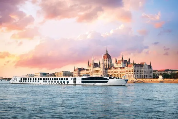 uniworld luxury europe river cruises