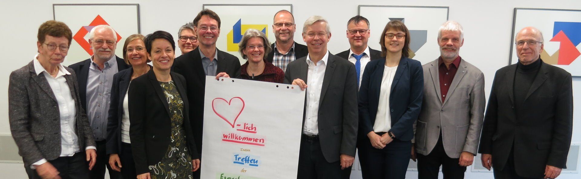 Expertengruppe Zahngesundheit im Kleinstkindalter Expertengruppe zur Entwicklung einer einheitlichen Empfehlung für die Kariesprävention im Kleinstkindalter