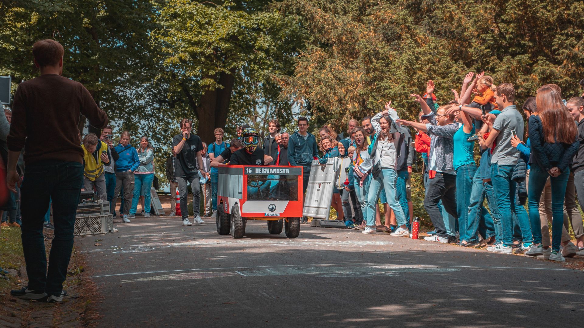 Anstoß Seifenkistenrennen Aachen Impressionsfoto