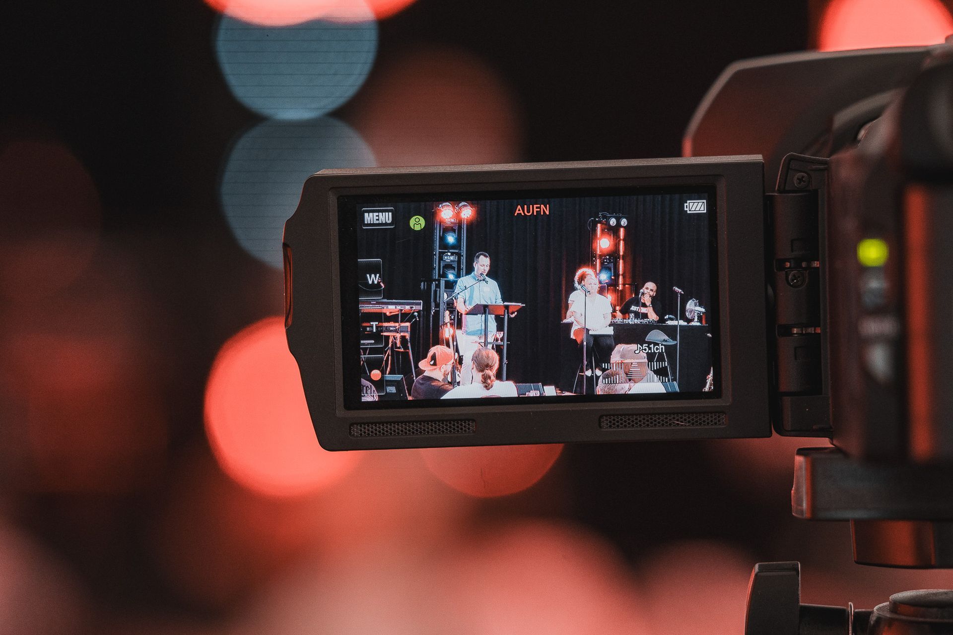 Foto von einer filmenden Kamera bei einer Firmenfeier von Event Fotograf Hannes Schmidt in Aachen
