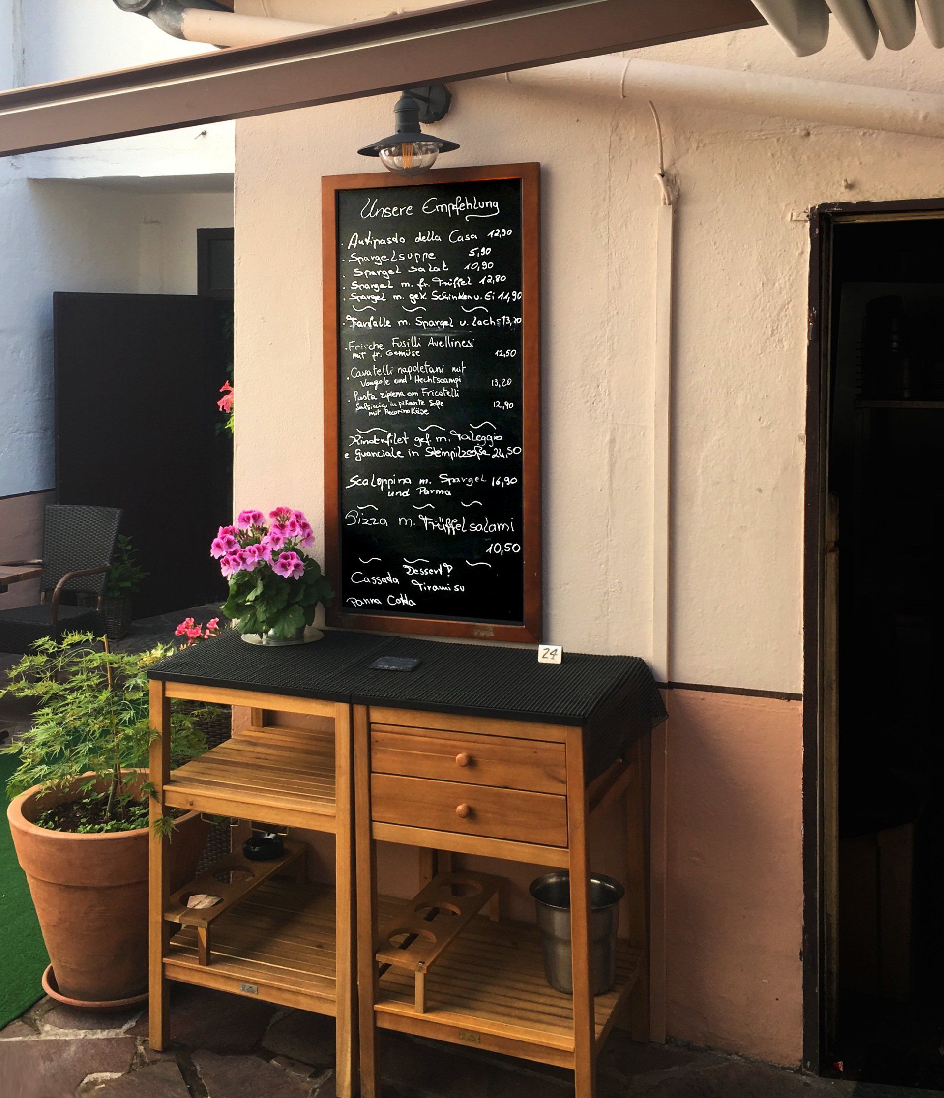Tageskarte im Biergarten, ein Beispiel - Ristorante Carpaccio Erlangen