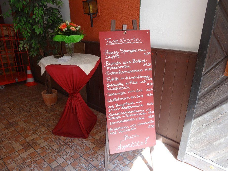 Every day extra menu card with specialities - Ristorante Carpaccio Erlangen
