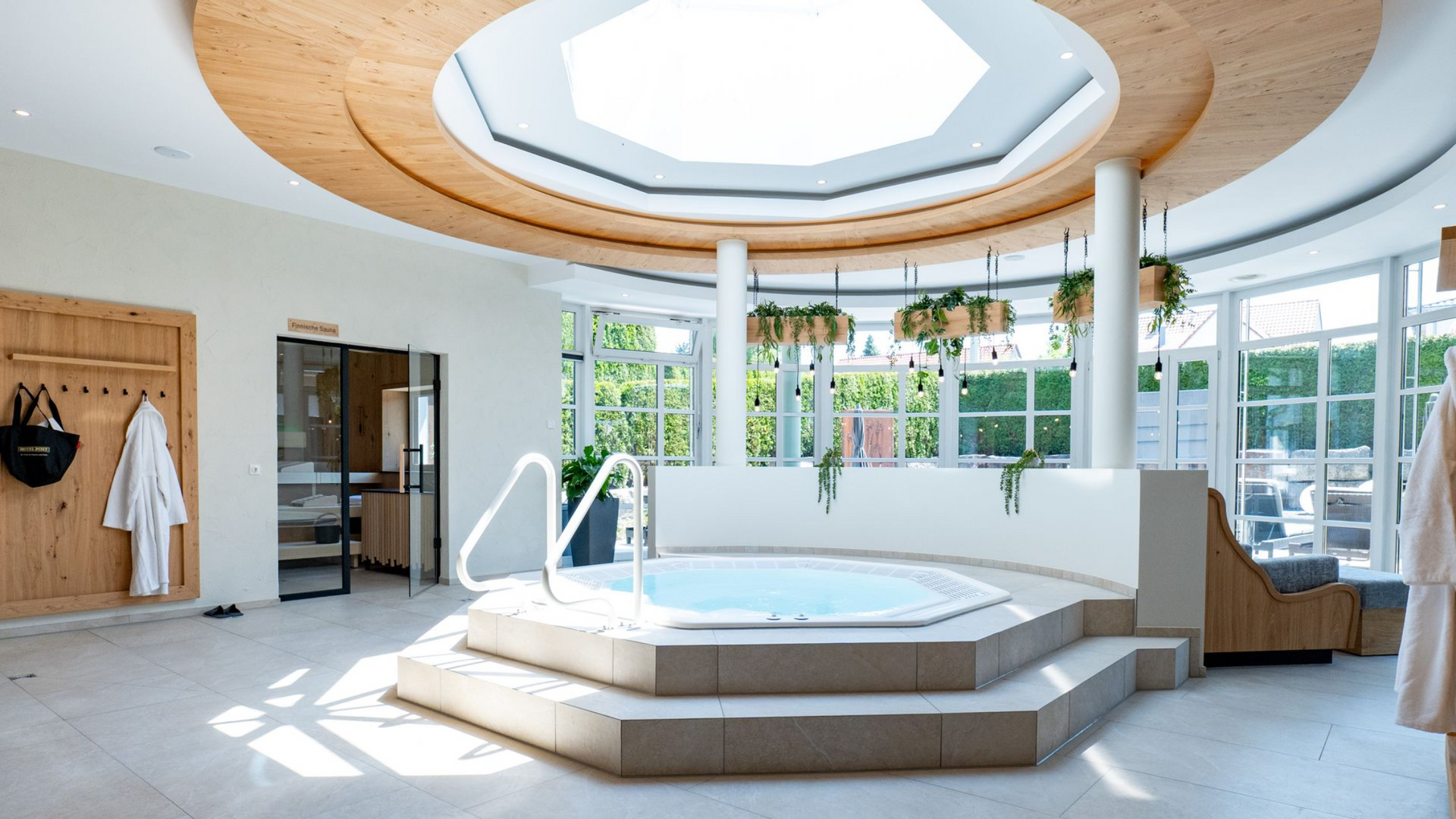 Kurzurlaub im Hotel Post. Wellnessbereich mit Whirlpool und Sauna