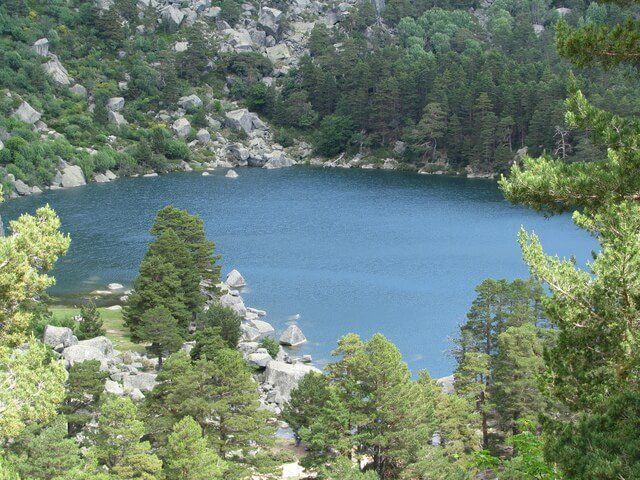 Vista de la Laguna Negra subiendo hacia la cascada