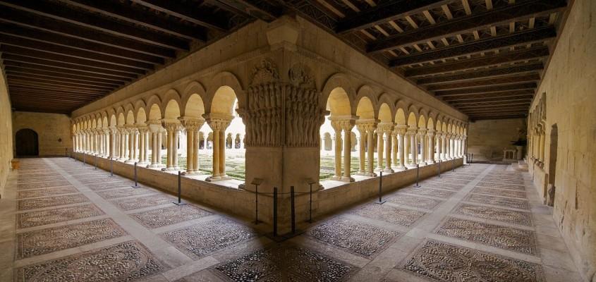 Detalle de los capiteles historiados del Monasterio de Silos, obra maestra del románico.