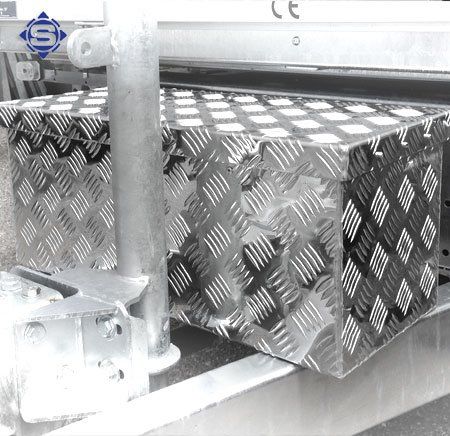 Falls Sie Ihre gewünschten Maße hier nicht finden, produzieren wir Ihre Staubox für die Deichsel auch gerne nach Maß