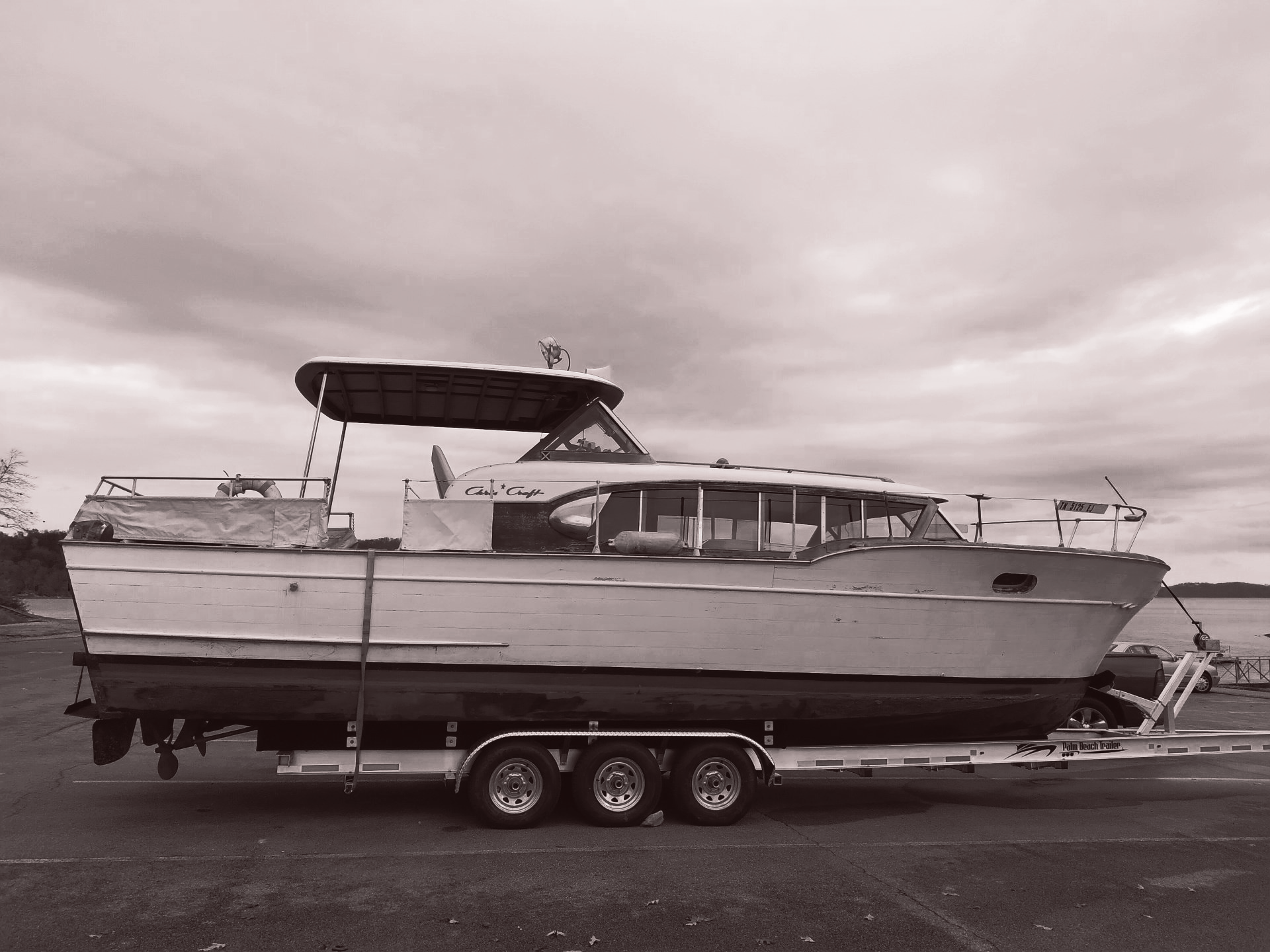 - Chris Craft Constellation 36 feet, boat transport